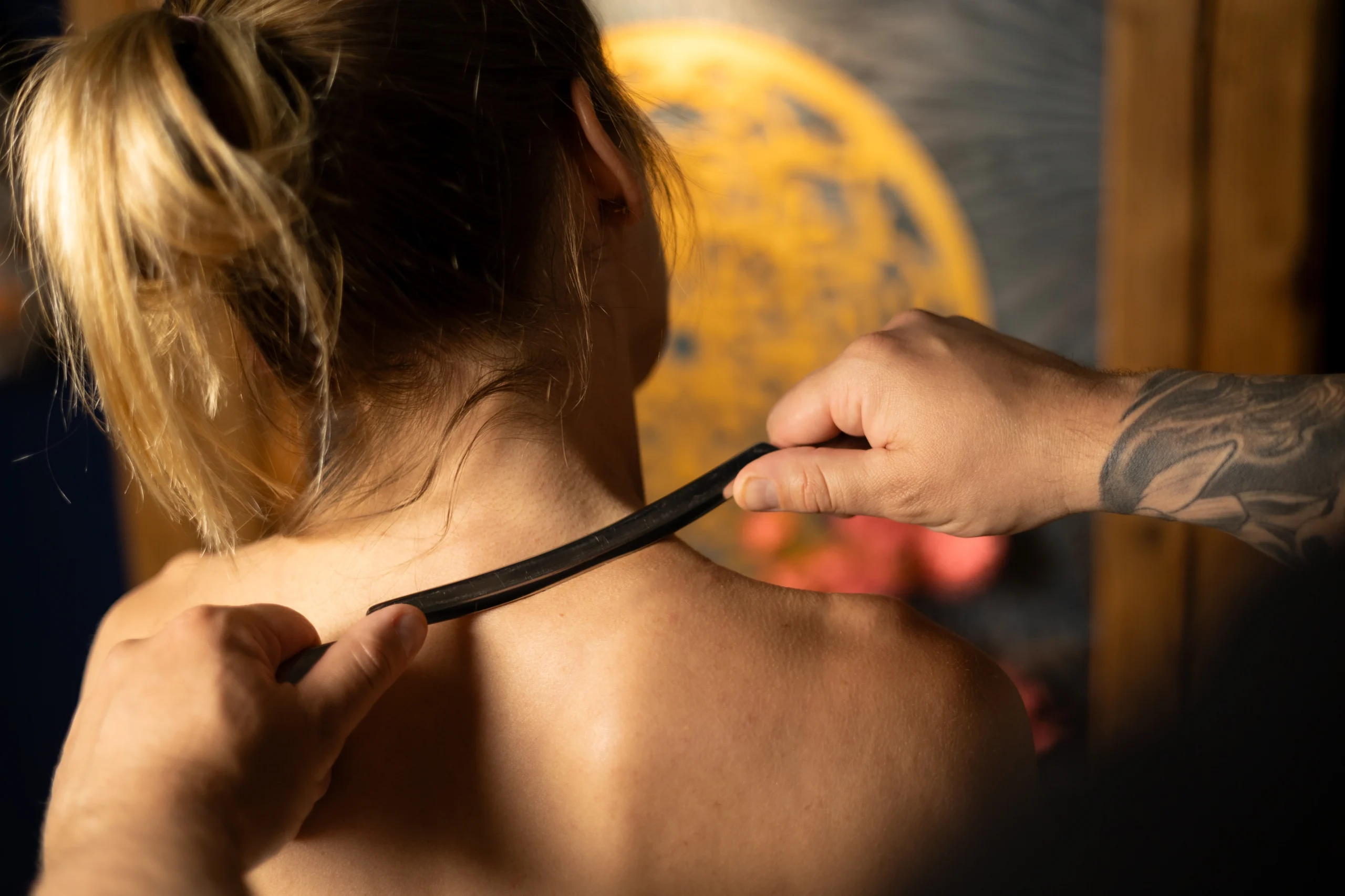 IASTM powięziowa terapia narzędziowa Nowoczesna metoda leczenia tkanek miękkich