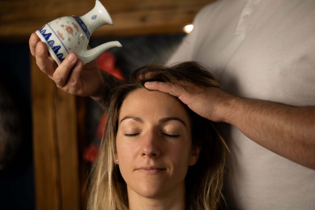 indyjski-masaz-glowy-jelenia-gora